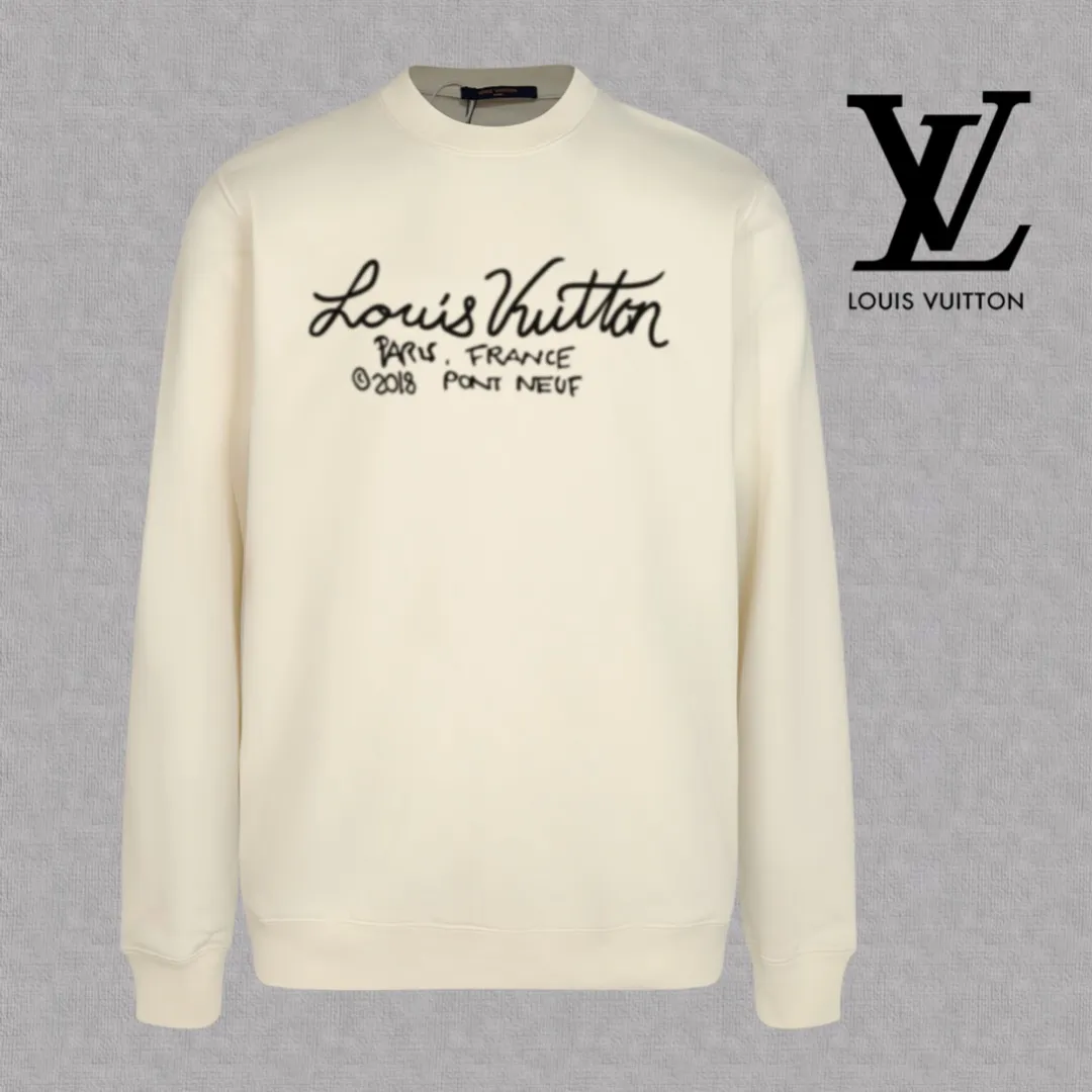 🅿️250 hot style on the shelves🔥❗ 💫〖Louis Vuitton LV〗 Fashionable round neck sweatshirt, casually matched with various styles, it is perfectly handsome😎The whole dress is made of double waistcoats, which makes the whole dress more three-dimensional. Not ordinary factories can do such fine work. The 2025 spring style counters are on sale, exquisite round neck terry sweatshirt, high-end double-strand pure cotton Customized drawstring ribs are dyed in the same vat and are complete with three standards. The chest craftsmanship adopts a simple and elegant pattern on the chest, which is easy to control for any age group! Fit and comfortable! Customized thickened 440g terry sweatshirt fabric, soft and comfortable to the touch, with a three-dimensional shape! 🙌🏻 It’s also very breathable, so it’s a versatile style that can be worn with any outfit! ✔Color: Black White Apricot Size: S M L XL 2XL